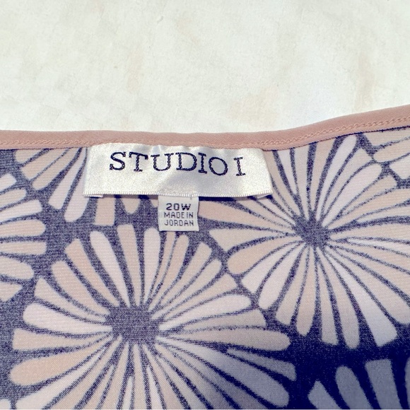 Studio 1 sleeveless dress, size 20w - Picture 11 of 11